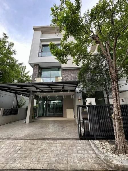 Baan Klang Muang Classe Ekkamai-Ramintra, bangkok, Sukhonthasawat Road, Lat Phrao, Bangkok, 4 Bedrooms, 241 sqm, Single Detached House For Rent, by Pattaporn Yongsungnone, 500592217 - DDproperty.com