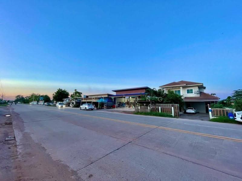 House 100 sq.wa 4 Beds 3 Baths located on main road in Moo Mon, Mueang Udon Thani, udon-thani, Mu Mon, Muang Udon Thani, Udon Thani, 4 Bedrooms, 195 sqm, Single Detached House For Sale, by Sirithong Saetang, 500592289 - DDproperty.com