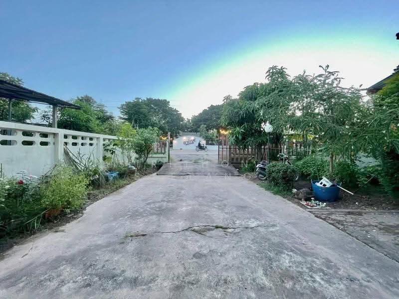 House 100 sq.wa 4 Beds 3 Baths located on main road in Moo Mon, Mueang Udon Thani, udon-thani, Mu Mon, Muang Udon Thani, Udon Thani, 4 Bedrooms, 195 sqm, Single Detached House For Sale, by Sirithong Saetang, 500592289 - DDproperty.com