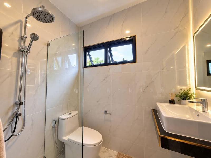 For Rent: Tan Thara Village, Hang Dong – Beautiful Modern-Style House (ID:640HR), chiang-mai, Ban Waen, Hang Dong, Chiang Mai, 4 Bedrooms, 250 sqm, Single Detached House For Rent, by อรกัญญา สายวังกิจ, 500592580 - DDproperty.com