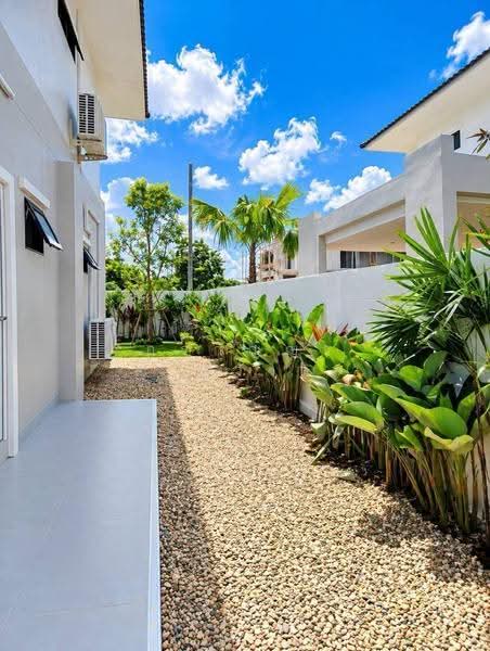 For Rent: Tan Thara Village, Hang Dong – Beautiful Modern-Style House (ID:640HR), chiang-mai, Ban Waen, Hang Dong, Chiang Mai, 4 Bedrooms, 250 sqm, Single Detached House For Rent, by อรกัญญา สายวังกิจ, 500592580 - DDproperty.com