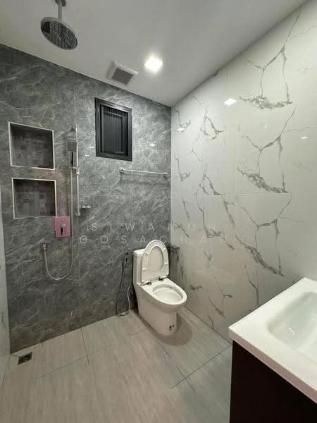 5-BR House, chon-buri, Nong Pru, Bang Lamung (Pattaya), Chon Buri (Pattaya), 5 Bedrooms, 240 sqm, Single Detached House For Sale, by Siwanon Gosachan, 500592702 - DDproperty.com
