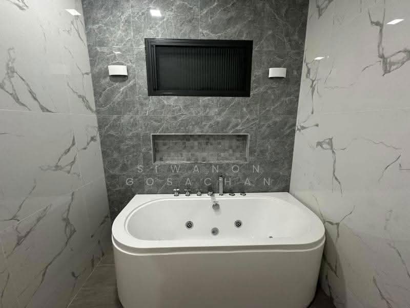 5-BR House, chon-buri, Nong Pru, Bang Lamung (Pattaya), Chon Buri (Pattaya), 5 Bedrooms, 240 sqm, Single Detached House For Sale, by Siwanon Gosachan, 500592702 - DDproperty.com