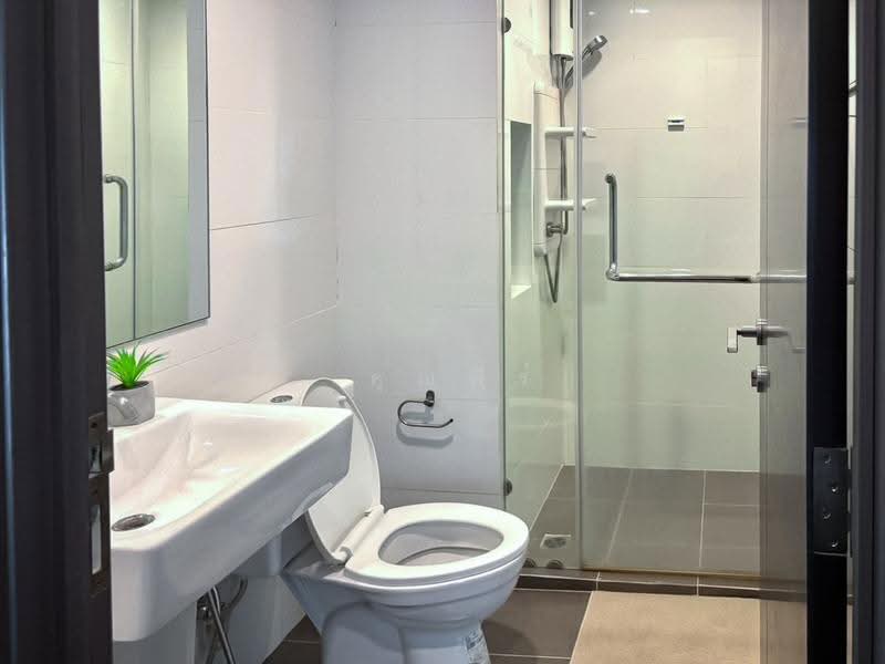 The Base Park West Sukhumvit 77, bangkok, 11 Soi Sukhumvit 77 Sukhumvit Road, Phra Kanong Nua, Watthana, Bangkok, 2 Bedrooms, 54 sqm, Condo For Sale, by คุณพีร์, 500592717 - DDproperty.com