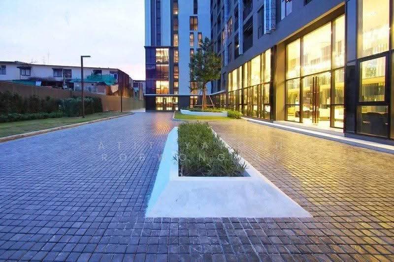 The Privacy Thaphra Interchange, bangkok, 11 Soi Charan Sanitwong 1, Wat Tha Pra, Bangkok Yai, Bangkok, 2 Bedrooms, 60 sqm, Condo For Sale, by Atitayaporn Robwongjan, 500592783 - DDproperty.com