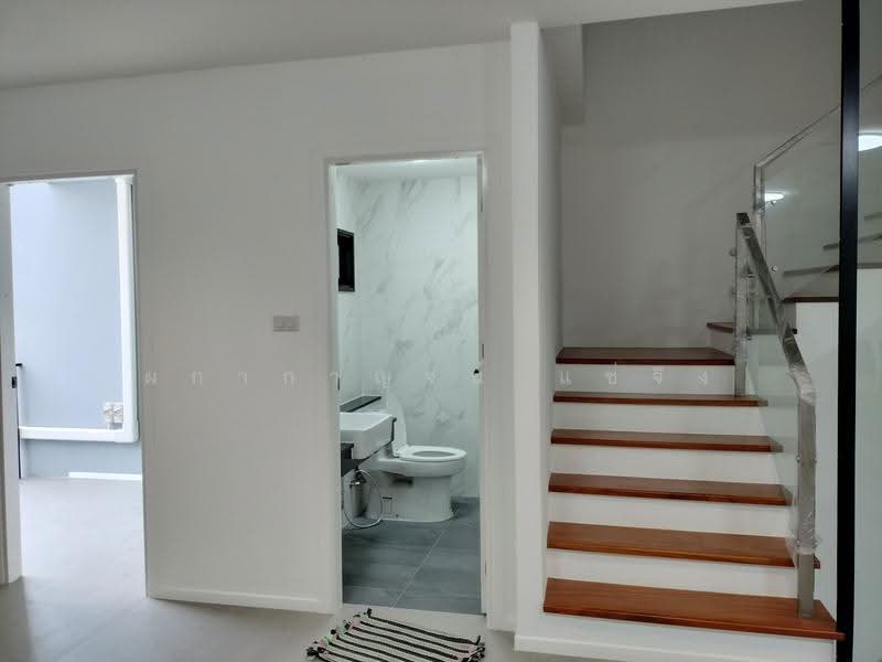 Home office 4 ชั้น @ ปรีดี 14, Bangkok, สุขุมวิท 71 (ปรีดีฯ 14), Phra Kanong Nua, Watthana, Bangkok, , 400 sqm, Shophouse For Sale, by Phakakarn Sae-chung, 500592844 - DDproperty.com