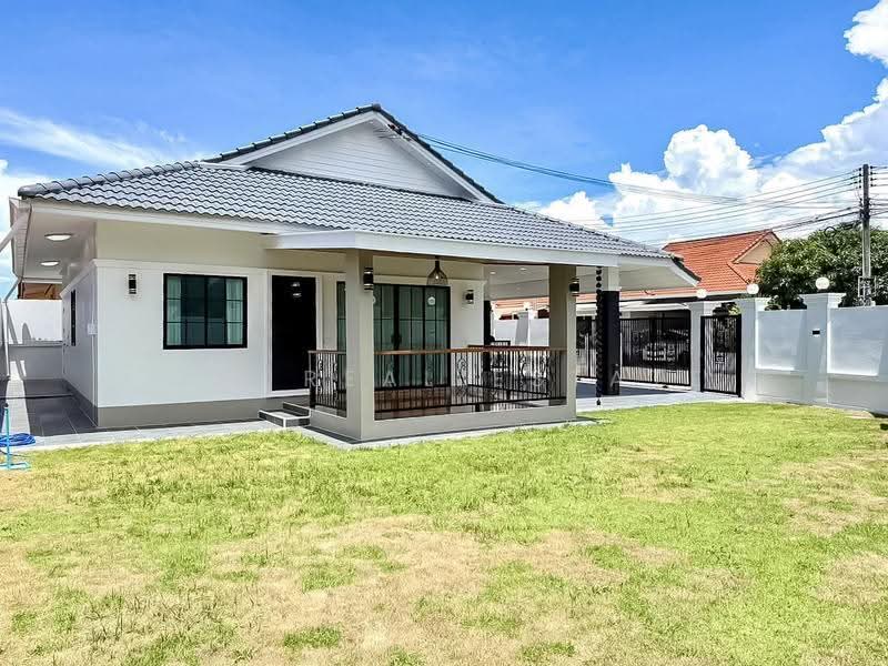 Modern 3 Bedroom House for Sale Rong Po North Pattaya, chon-buri, Nong Pru, Bang Lamung (Pattaya), Chon Buri (Pattaya), 3 Bedrooms, 296 sqm, Single Detached House For Sale, by PLC real estate, 500592920 - DDproperty.com