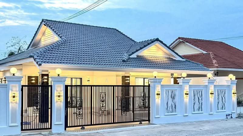 Modern 3 Bedroom House for Sale Rong Po North Pattaya, chon-buri, Nong Pru, Bang Lamung (Pattaya), Chon Buri (Pattaya), 3 Bedrooms, 296 sqm, Single Detached House For Sale, by PLC real estate, 500592920 - DDproperty.com