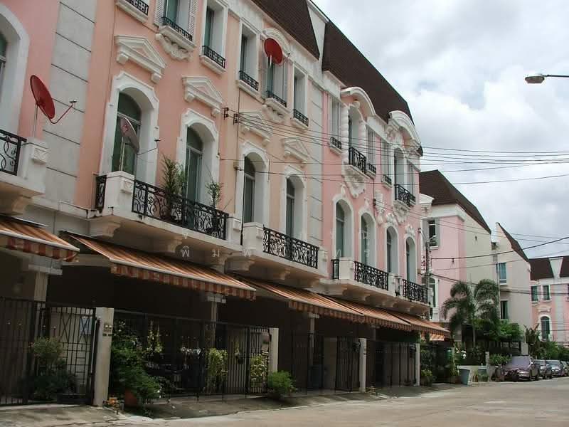 Baan Klangmuang Grand De Paris Ratchada : บ้านกลางเมือง แกรนด์ เดอ ปารีส รัชดา , กรุงเทพ, ถนนประดิษฐ์มนูธรรม, วังทองหลาง, กรุงเทพ, 250 ตร.ม., ทาวน์เฮ้าส์ ให้เช่า, โดย จิตราภรณ์ พิมพ์จันทร์, 500592992 - DDproperty.com