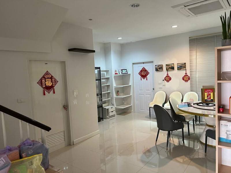 Baan Klangmuang Grand De Paris Ratchada, bangkok, Pradit Manutham Road, Wang Thonglang, Bangkok, 4 Bedrooms, 250 sqm, Townhouse For Rent, by จิตราภรณ์ พิมพ์จันทร์, 500592992 - DDproperty.com