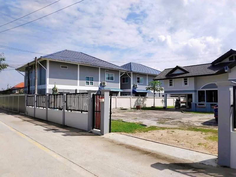 3-BR House, chon-buri, Na Kloe, Bang Lamung (Pattaya), Chon Buri (Pattaya), 3 Bedrooms, 250 sqm, Single Detached House For Sale, by Sujika Puangngern, 500593347 - DDproperty.com