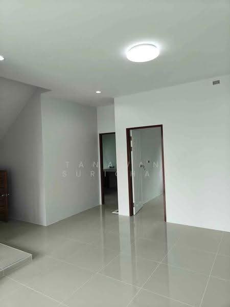 บ้าน 4-ห้องนอน, ชลบุรี, หนองขาม, ศรีราชา, ชลบุรี, 170 ตร.ม., บ้านเดี่ยว ขาย, โดย Tanawan Surichai, 500593724 - DDproperty.com