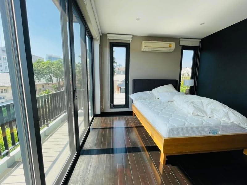 Beautiful Standalone Home With Private Pool (Ekkamai 10), bangkok, Khong Tan, Khlong Toei, Bangkok, 3 Bedrooms, 400 sqm, Single Detached House For Rent, by The Luxe Group, 500593780 - DDproperty.com