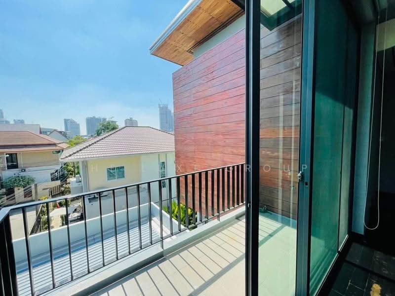 Beautiful Standalone Home With Private Pool (Ekkamai 10), bangkok, Khong Tan, Khlong Toei, Bangkok, 3 Bedrooms, 400 sqm, Single Detached House For Rent, by The Luxe Group, 500593780 - DDproperty.com