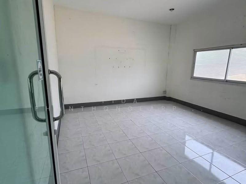 Warehouse for rent in the Khlong 7, Khlong Luang area—includes office space; accessible by trailer t, pathum-thani, Khlong Chet, Khlong Luang, Pathum Thani, , 1,000 sqm, Warehouse/Factory For Rent, by Tida phanthonglarptawee, 500593941 - DDproperty.com