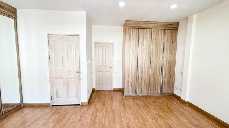 The Exclusive Onnut 1, bangkok, Soi Onnuch 74/4, Prawet, Bangkok, 3 Bedrooms, 100 sqm, Townhouse For Sale, by The Best Property ลิลลี่, 500594157 - DDproperty.com