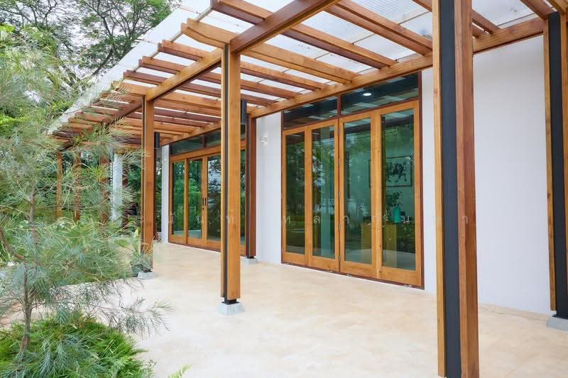 For Sale: White Villa-Luxury Teak House,3 Beds,Pool,Mae Jo Chiag Mai, chiang-mai, แม่โจ้-พร้าว, Nong Harn, San Sai, Chiang Mai, 3 Bedrooms, 200 sqm, Single Detached House For Sale, by จีระนันท์ หล้ากันหา, 500594475 - DDproperty.com