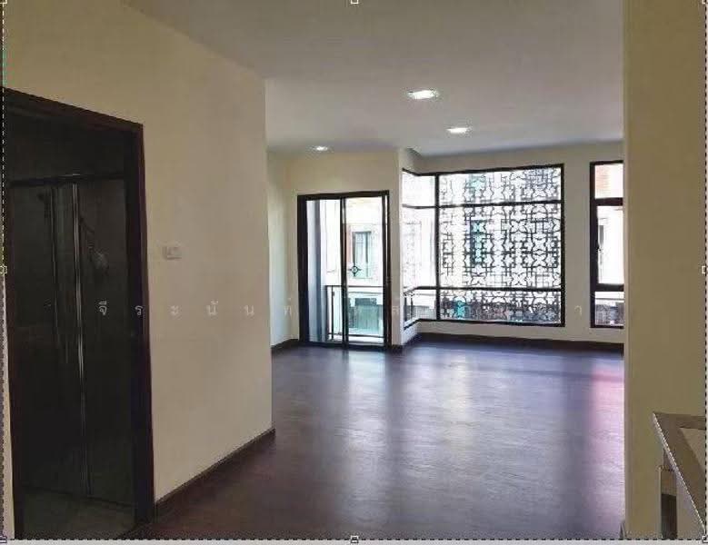For Sale/Rent:3.5 Storey Commercial Bulding, Location Project, Jed Yod Chiang Mai, chiang-mai, Chang Phuak, Muang Chiang Mai, Chiang Mai, , 200 sqm, Shophouse For Sale, by จีระนันท์ หล้ากันหา, 500594751 - DDproperty.com