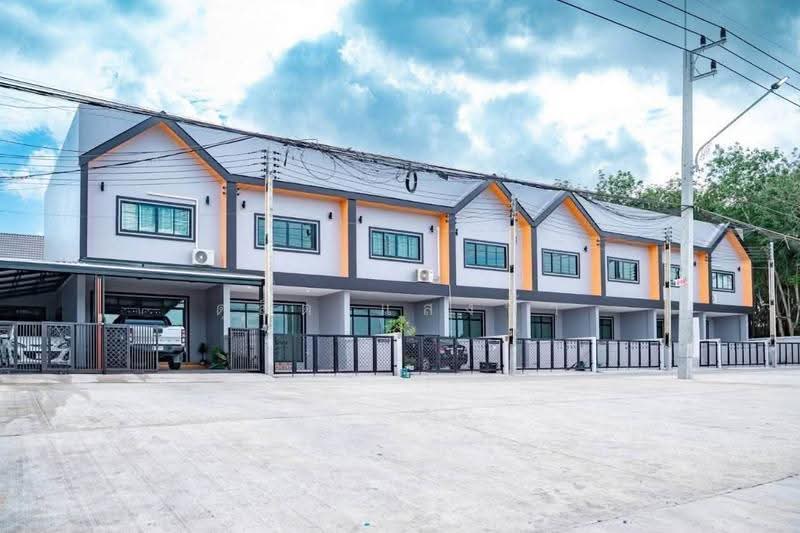 ให้เช่าทาวน์โฮมใหม่ แม่น้ำคู้ ซอย3 สาย22 ปลวกแดง ระยอง, rayong, Mae Nam Khu, Pluak Daeng, Rayong, 3 Bedrooms, 100 sqm, Townhouse For Rent, by Dusit Saengfa, 500594755 - DDproperty.com