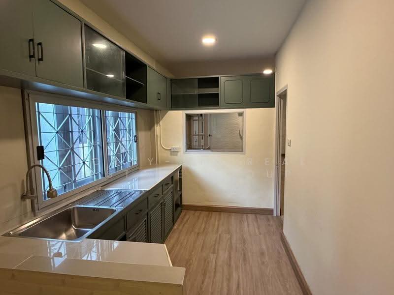 บ้านเดี่ยวขนาดใหญ่ รีโนเวทใหม่ ใจกลางวิภาวดี บนที่ดิน 165 ตร.ว., bangkok, Lat Yao, Chatuchak, Bangkok, 5 Bedrooms, 550 sqm, Single Detached House For Rent, by Forty-Six Real Estate Group, 500594826 - DDproperty.com
