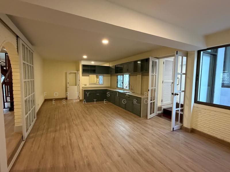 บ้านเดี่ยวขนาดใหญ่ รีโนเวทใหม่ ใจกลางวิภาวดี บนที่ดิน 165 ตร.ว., bangkok, Lat Yao, Chatuchak, Bangkok, 5 Bedrooms, 550 sqm, Single Detached House For Rent, by Forty-Six Real Estate Group, 500594826 - DDproperty.com