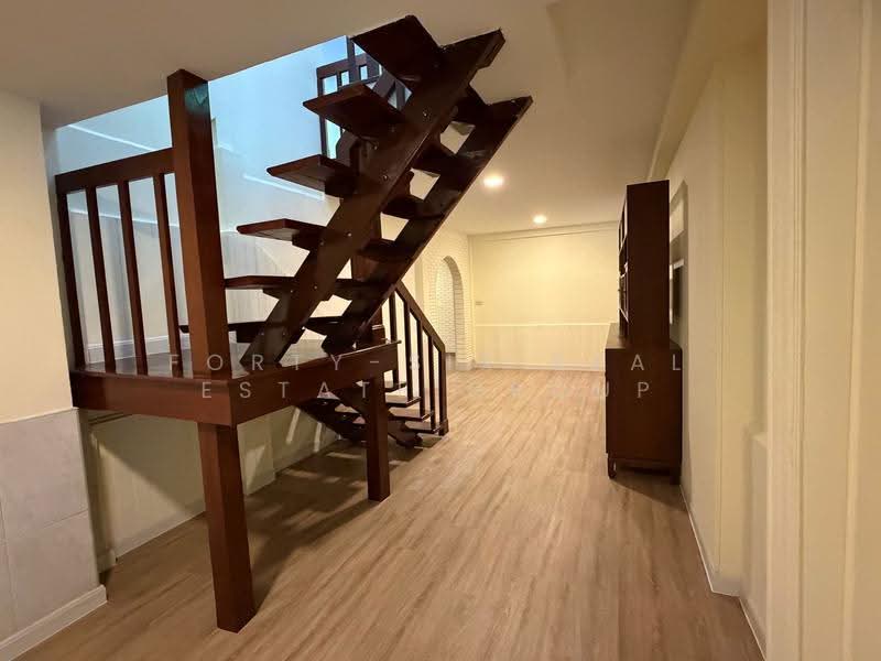 บ้านเดี่ยวขนาดใหญ่ รีโนเวทใหม่ ใจกลางวิภาวดี บนที่ดิน 165 ตร.ว., กรุงเทพ, ลาดยาว, จตุจักร, กรุงเทพ, 550 ตร.ม., บ้านเดี่ยว ให้เช่า, โดย Forty-Six Real Estate Group, 500594826 - DDproperty.com