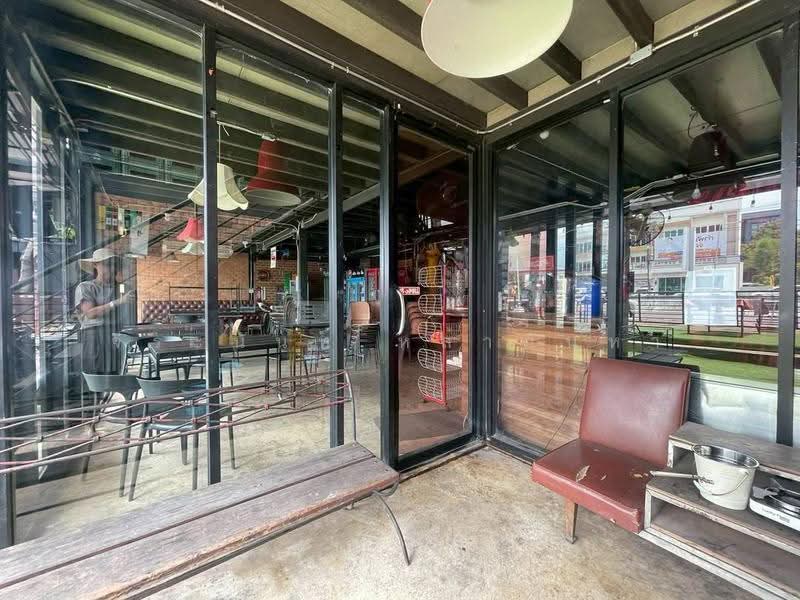 For Sale/Rent: Corner Townhome,3 Units, Prime CMU-Nimman Location,Chiang Mai 4-50 Car Parking, chiang-mai, เส้นคันคลอง, Su Thep, Muang Chiang Mai, Chiang Mai, , 400 sqm, Shophouse For Sale, by จีระนันท์ หล้ากันหา, 500594837 - DDproperty.com