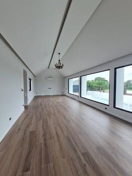 The Village Housing Estate by Horseshoe Point, chon-buri, Toongklom-Huaytanoo Road, Nong Pru, Bang Lamung (Pattaya), Chon Buri (Pattaya), 4 Bedrooms, 400 sqm, Villa For Sale, by Boonyanuch Unna, 500594869 - DDproperty.com