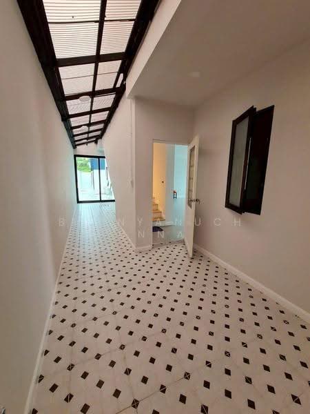 The Village Housing Estate by Horseshoe Point, chon-buri, Toongklom-Huaytanoo Road, Nong Pru, Bang Lamung (Pattaya), Chon Buri (Pattaya), 4 Bedrooms, 400 sqm, Villa For Sale, by Boonyanuch Unna, 500594869 - DDproperty.com