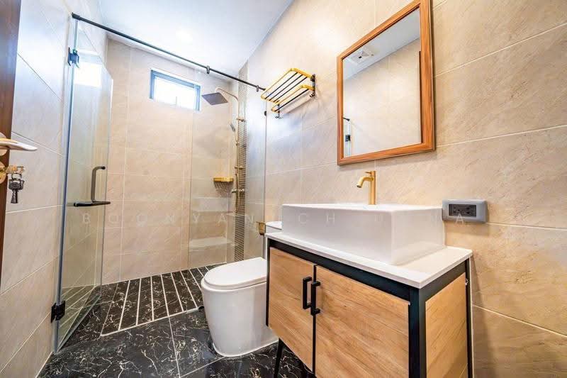 7-BR House, Chon Buri (Pattaya), Nong Pru, Bang Lamung (Pattaya), Chon Buri (Pattaya), 7 Bedrooms, 320 sqm, Single Detached House For Sale, by Boonyanuch Unna, 500594879 - DDproperty.com