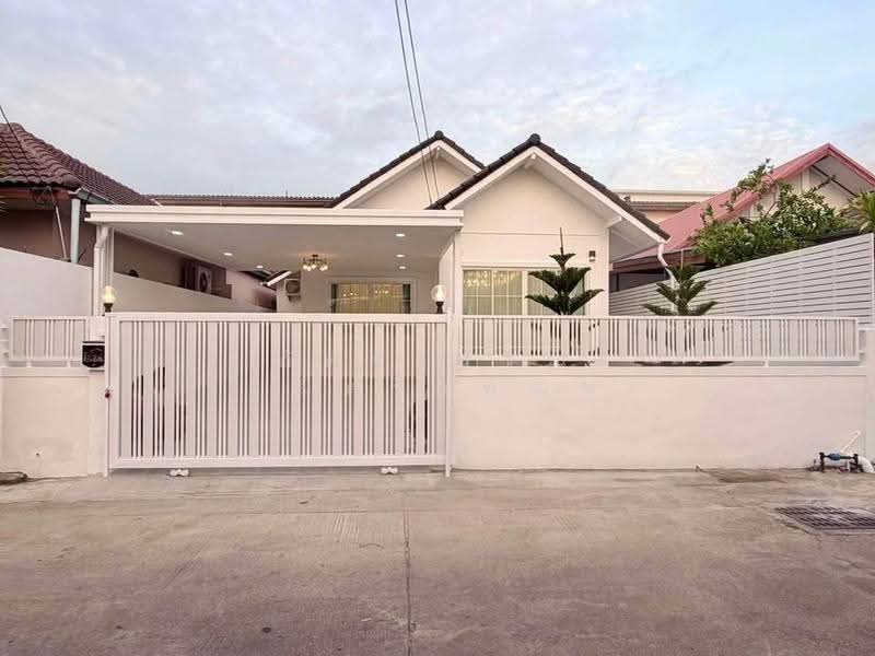 Detached House | Khao Talo Soi, Chon Buri (Pattaya), Bang Lamung, Bang Lamung (Pattaya), Chon Buri (Pattaya), 3 Bedrooms, 200 sqm, Single Detached House For Sale, by ภัครวรรณ์ วุฒิศรินพัฒน์, 500594986 - DDproperty.com