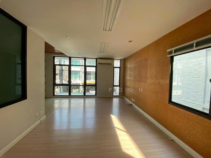 Plex Bangna, samut-prakan, 90/239 Burapha Withi Expressway, Bang Kaeo, Bang Plee, Samut Prakan, 3 Bedrooms, 190 sqm, Townhouse For Sale, by Khun Poon, 500595068 - DDproperty.com