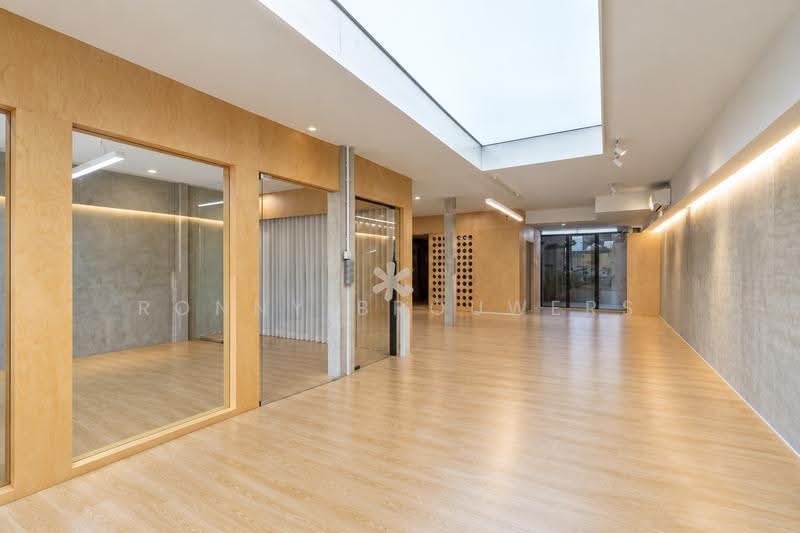 Skal Lifestyle Building Soi 31, bangkok, Sukhumvit Soi 31, Khlong Toei, Bangkok, , 135 sqm, Office Space For Rent, by Ronny Brouwers, 500595134 - DDproperty.com