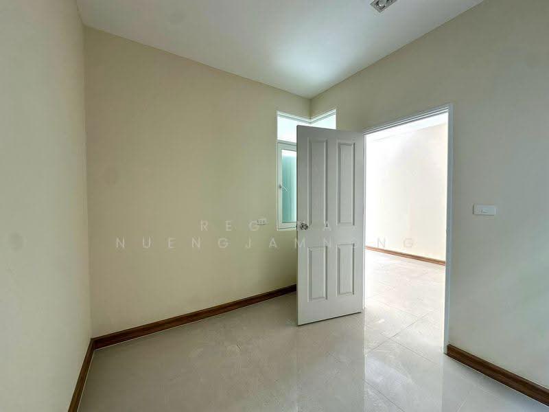 Golden Town, chon-buri, Nong Pru, Bang Lamung (Pattaya), Chon Buri (Pattaya), 4 Bedrooms, 117 sqm, Townhouse For Sale, by Regina Nuengjamnong, 500595293 - DDproperty.com