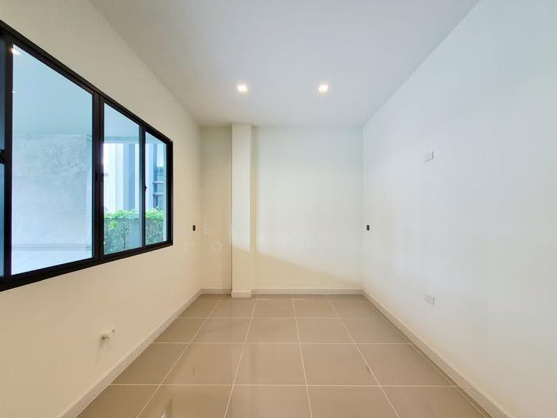 Grand Bangkok Boulevard Krungthepkritha, bangkok, Srinakarin-Romklao Road, Khlong Sam Prawet, Lat Krabang, Bangkok, 5 Bedrooms, 604 sqm, Single Detached House For Sale, by Princeton Estate Co.,Ltd., 500595672 - DDproperty.com