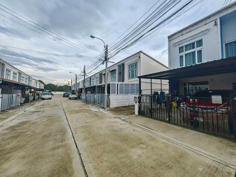 หมู่บ้านกัสโต้ เพชรเกษม-ทวีวัฒนา (Gusto Petchkasem-Taweewattana), bangkok, Thawi Watthana, Bangkok, 2 Bedrooms, 76 sqm, Townhouse For Sale, by The Best Property ตุ๋ย, 500595948 - DDproperty.com