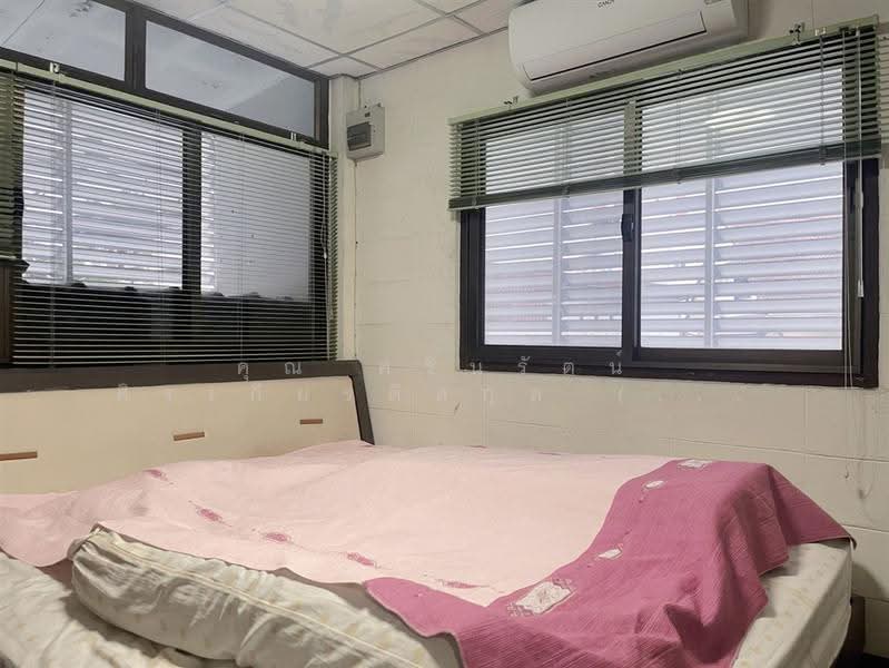 บ้านเเฝด 2 ชั้น 56 ตร.ว. เยื้องสำนักงานการเคหะแห่งชาติ ซอยนวมินทร์13, กรุงเทพ, ถนนนวมินทร์, คลองจั่น, บางกะปิ, กรุงเทพ, 180 ตร.ม., บ้านแฝด ขาย, โดย คุณ ศรินรัตน์ ศิรเกียรติสกุล (เป้ย), 500596018 - DDproperty.com