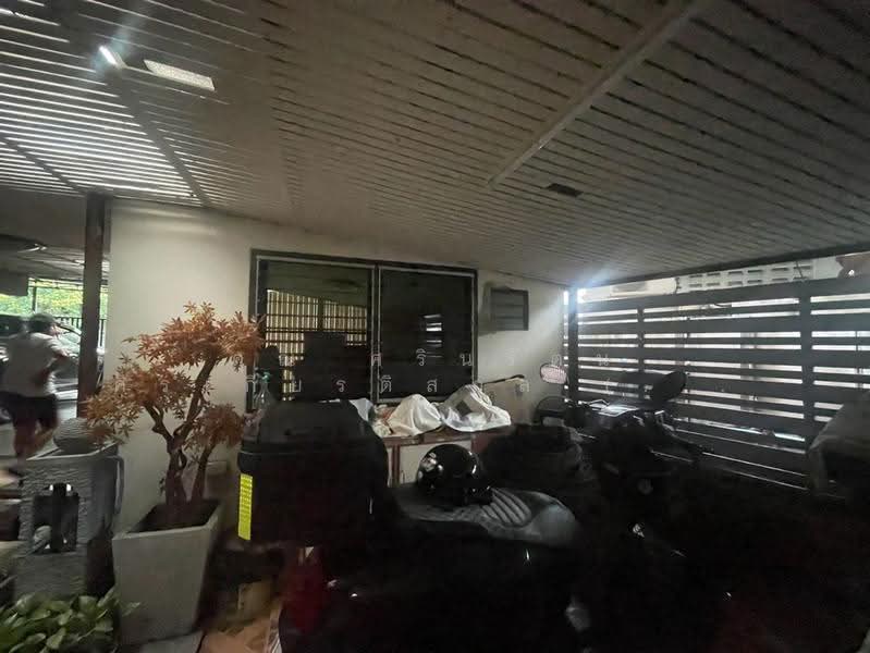 บ้านเเฝด 2 ชั้น 56 ตร.ว. เยื้องสำนักงานการเคหะแห่งชาติ ซอยนวมินทร์13, กรุงเทพ, ถนนนวมินทร์, คลองจั่น, บางกะปิ, กรุงเทพ, 180 ตร.ม., บ้านแฝด ขาย, โดย คุณ ศรินรัตน์ ศิรเกียรติสกุล (เป้ย), 500596018 - DDproperty.com