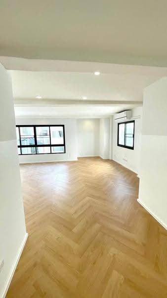 ขาย โฮมออฟฟิตใหม่!! สุขุมวิท 101, Bangkok, สุขุมวิท 101, Bang Chak, Phra Khanong, Bangkok, , 350 sqm, Office Space For Sale, by Forty-Six Real Estate Group, 500596181 - DDproperty.com