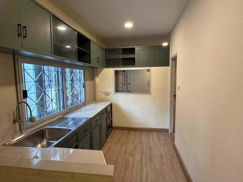 Renovated 2-Story Detached House with Large Garden for Rent — Central Vibhavadi (SPSJP704), bangkok, วิภาวดีรังสิต 44, Lat Yao, Chatuchak, Bangkok, 5 Bedrooms, 550 sqm, Single Detached House For Rent, by Khun Jane, 500596372 - DDproperty.com