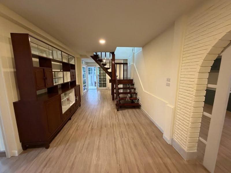Renovated 2-Story Detached House with Large Garden for Rent — Central Vibhavadi (SPSJP704), bangkok, วิภาวดีรังสิต 44, Lat Yao, Chatuchak, Bangkok, 5 Bedrooms, 550 sqm, Single Detached House For Rent, by Khun Jane, 500596372 - DDproperty.com