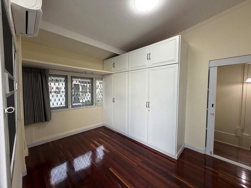 Renovated 2-Story Detached House with Large Garden for Rent — Central Vibhavadi (SPSJP704), bangkok, วิภาวดีรังสิต 44, Lat Yao, Chatuchak, Bangkok, 5 Bedrooms, 550 sqm, Single Detached House For Rent, by Khun Jane, 500596372 - DDproperty.com