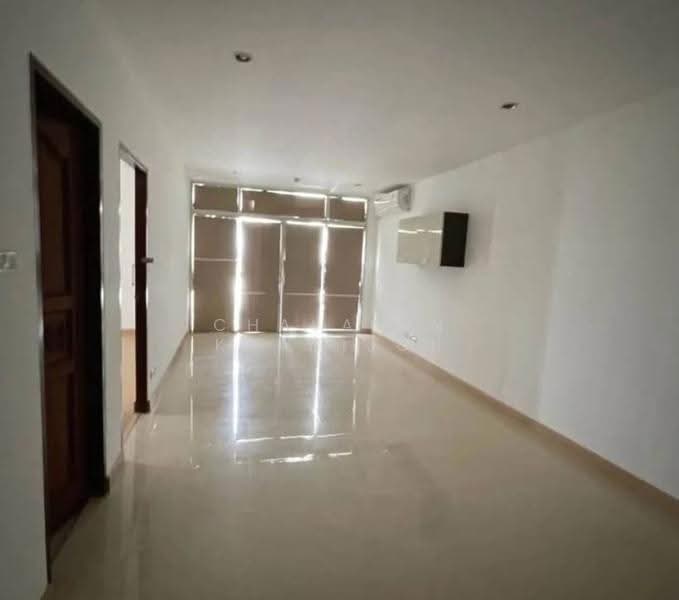 Baan Klang Krung Resort (Ratchada 7) : บ้านกลางกรุงรีสอร์ท รัชดา ซอย7, กรุงเทพ, 7 ซอย รัชดาภิเษก, ดินแดง, กรุงเทพ, 100 ตร.ม., คอนโด ขาย, โดย Chayanin Khanijou, 500596561 - DDproperty.com