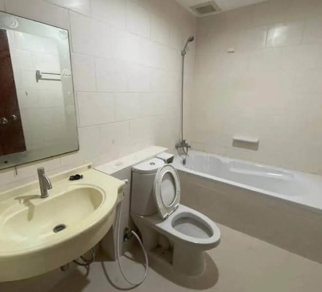 Baan Klang Krung Resort (Ratchada 7), bangkok, 7 Ratchadaphisek Road, Din Daeng, Bangkok, 2 Bedrooms, 100 sqm, Condo For Sale, by Chayanin Khanijou, 500596561 - DDproperty.com