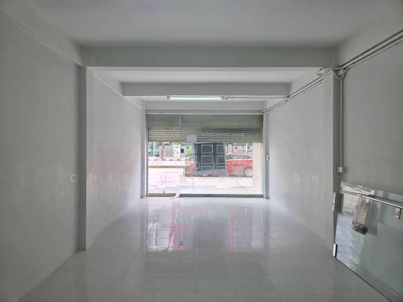 4-Storey Commercial Building for Rent – Ratchada Intersection | MRT Lat Phrao, bangkok, Jom Phon, Chatuchak, Bangkok, , 152 sqm, Shophouse For Rent, by Pudis Chitrungsakorn, 500596626 - DDproperty.com