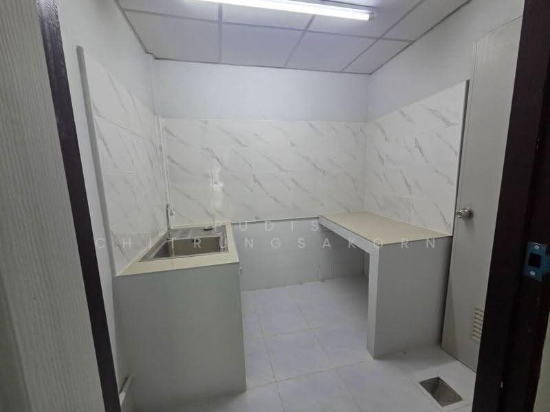 4-Storey Commercial Building for Rent – Ratchada Intersection | MRT Lat Phrao, bangkok, Jom Phon, Chatuchak, Bangkok, , 152 sqm, Shophouse For Rent, by Pudis Chitrungsakorn, 500596626 - DDproperty.com