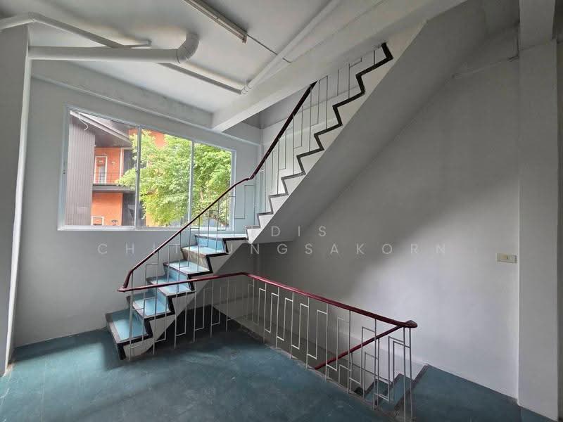 4-Storey Commercial Building for Rent – Ratchada Intersection | MRT Lat Phrao, bangkok, Jom Phon, Chatuchak, Bangkok, , 152 sqm, Shophouse For Rent, by Pudis Chitrungsakorn, 500596626 - DDproperty.com
