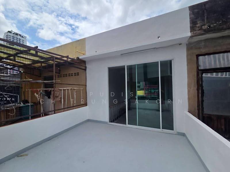 4-Storey Commercial Building for Rent – Ratchada Intersection | MRT Lat Phrao, bangkok, Jom Phon, Chatuchak, Bangkok, , 152 sqm, Shophouse For Rent, by Pudis Chitrungsakorn, 500596626 - DDproperty.com