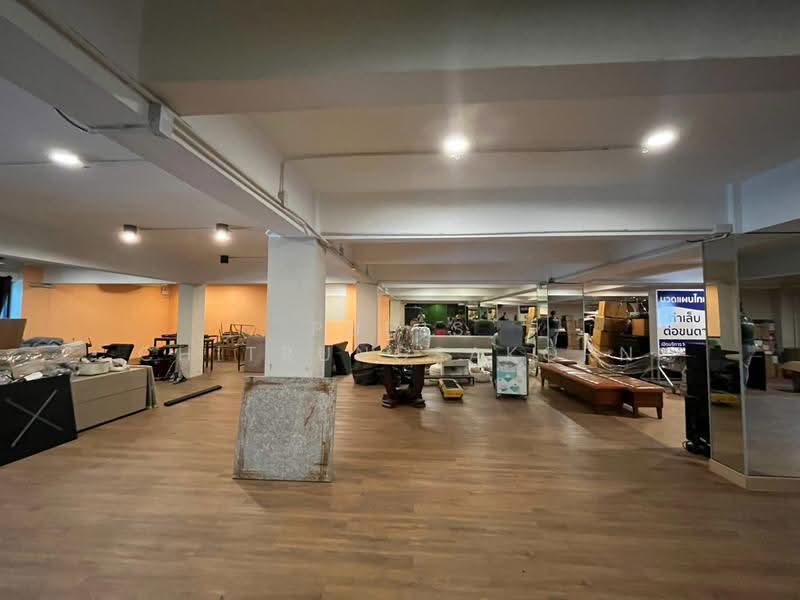 4-Storey Commercial Building for Rent – Nak Niwas | Lat Phrao, bangkok, Lat Phrao, Bangkok, , 1,500 sqm, Shophouse For Rent, by Pudis Chitrungsakorn, 500596662 - DDproperty.com