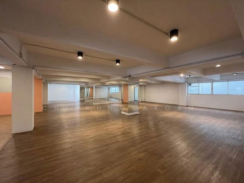 4-Storey Commercial Building for Rent – Nak Niwas | Lat Phrao, bangkok, Lat Phrao, Bangkok, , 1,500 sqm, Shophouse For Rent, by Pudis Chitrungsakorn, 500596662 - DDproperty.com